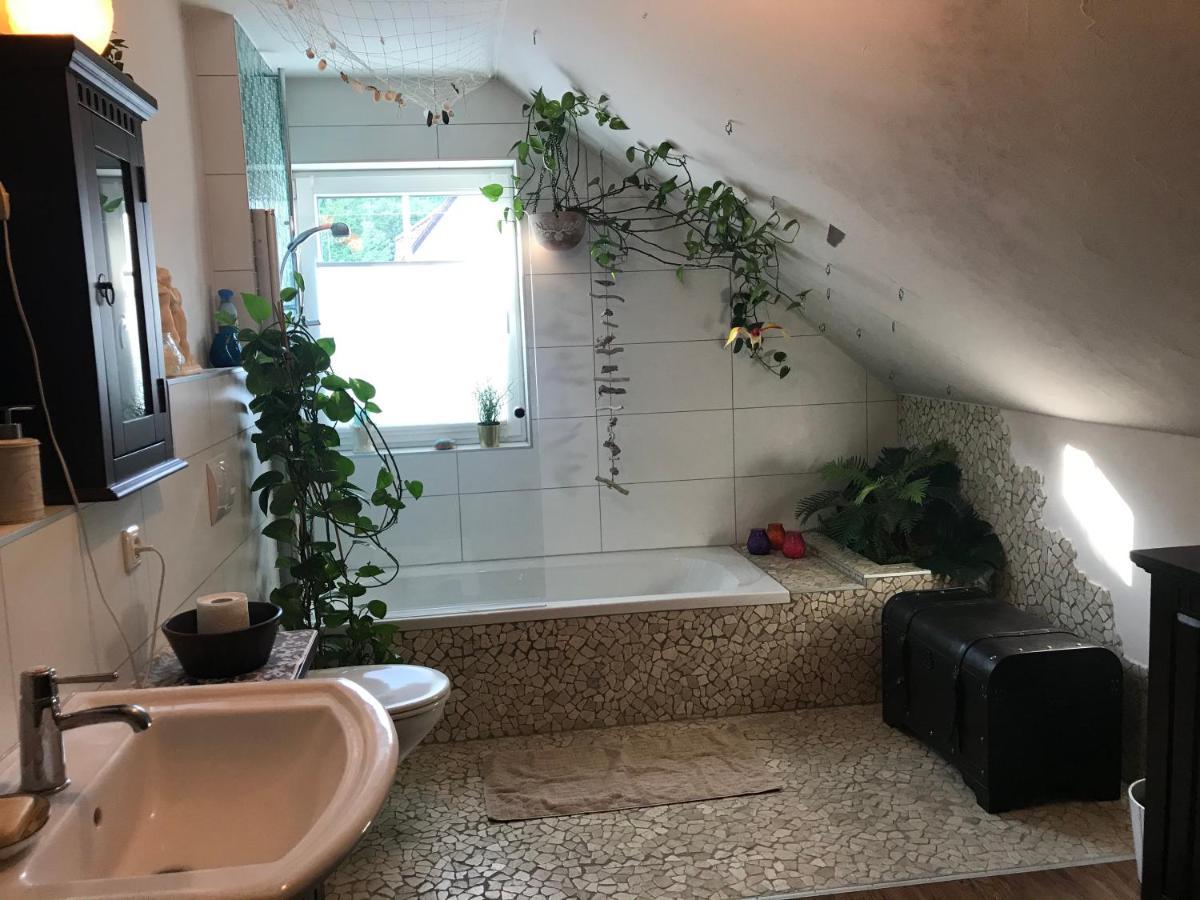 Campbell'S Ridge - Familienzimmer Im Kurviertel Von Bad Orb Exterior foto